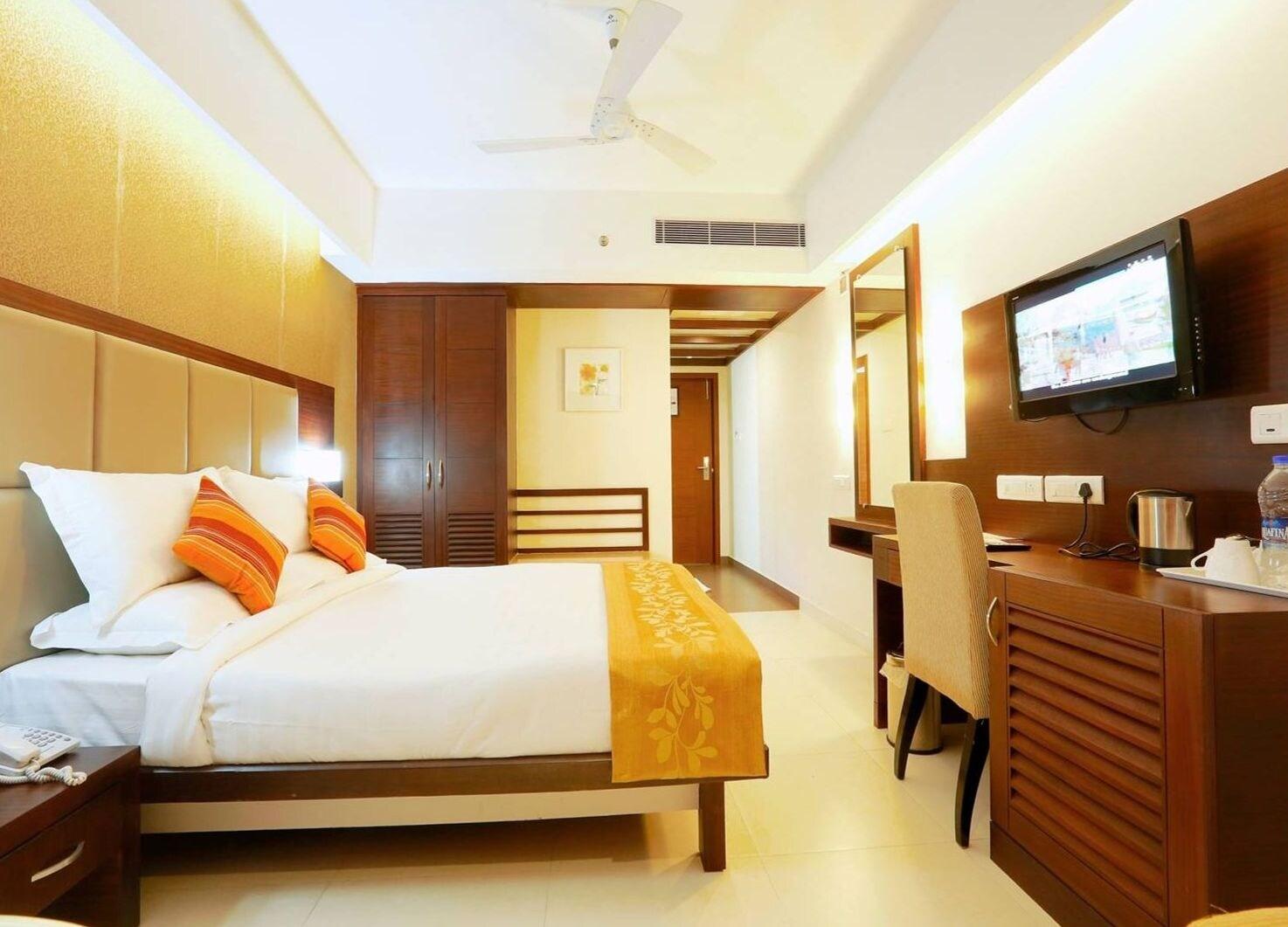 Hotel Moonlit Regency Thodupuzha Kültér fotó
