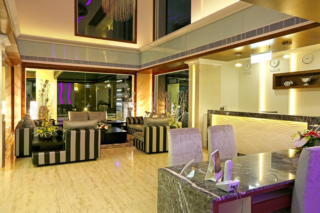 Hotel Moonlit Regency Thodupuzha Kültér fotó