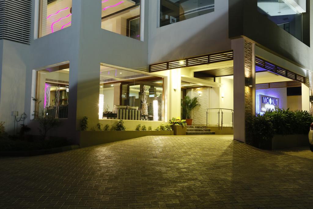 Hotel Moonlit Regency Thodupuzha Kültér fotó