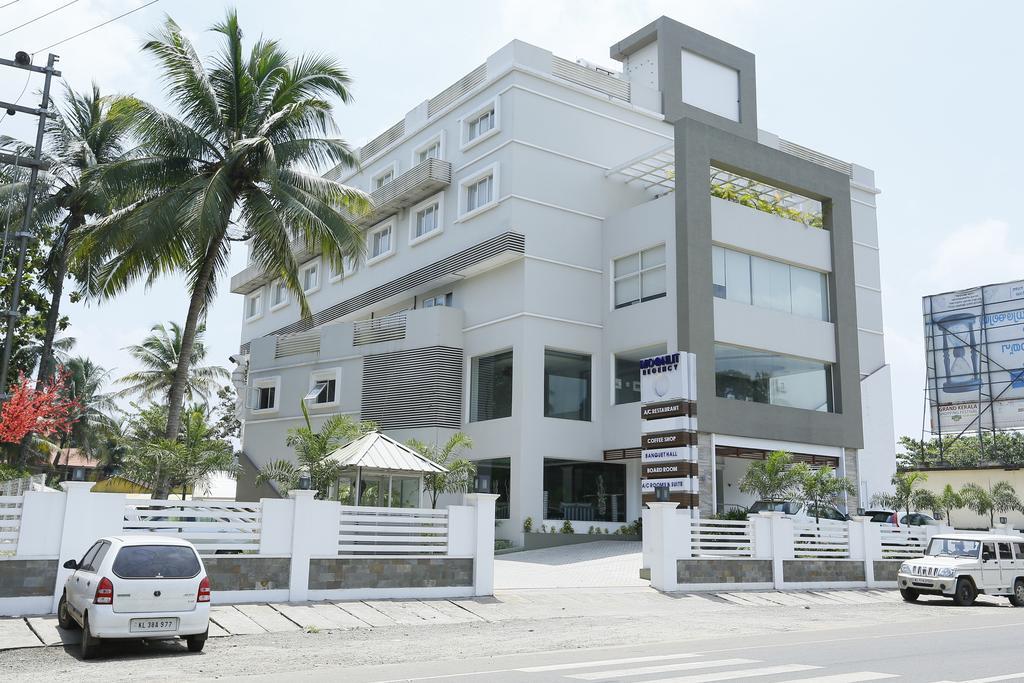 Hotel Moonlit Regency Thodupuzha Szoba fotó