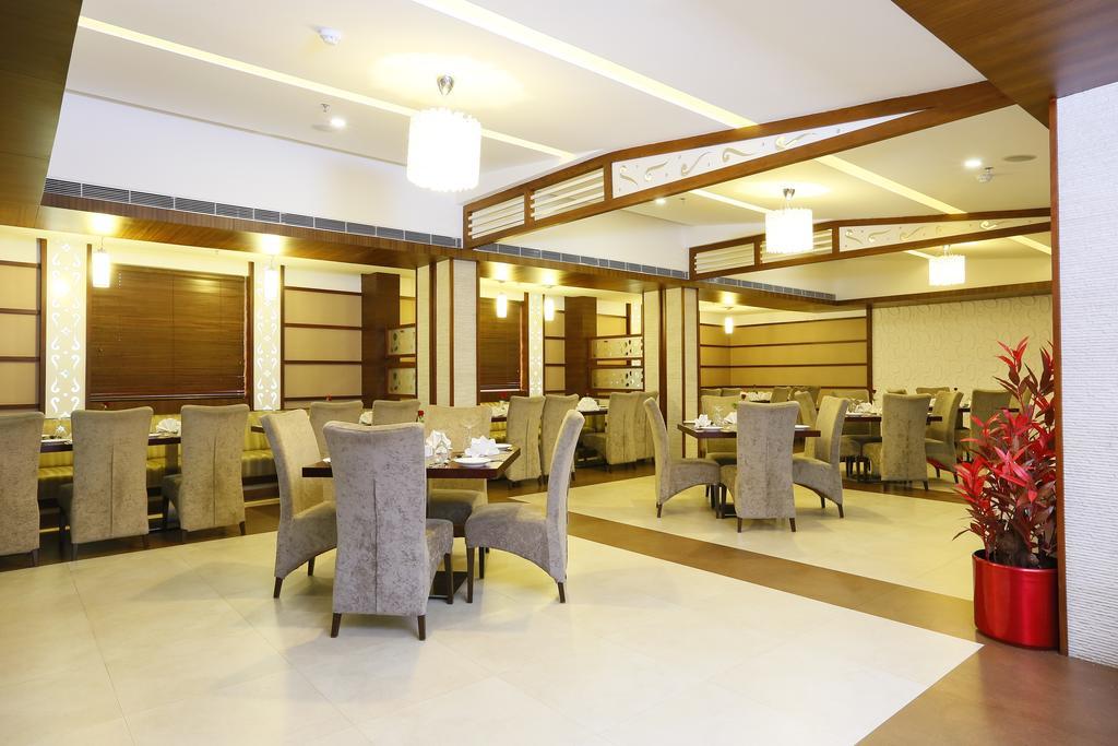 Hotel Moonlit Regency Thodupuzha Kültér fotó
