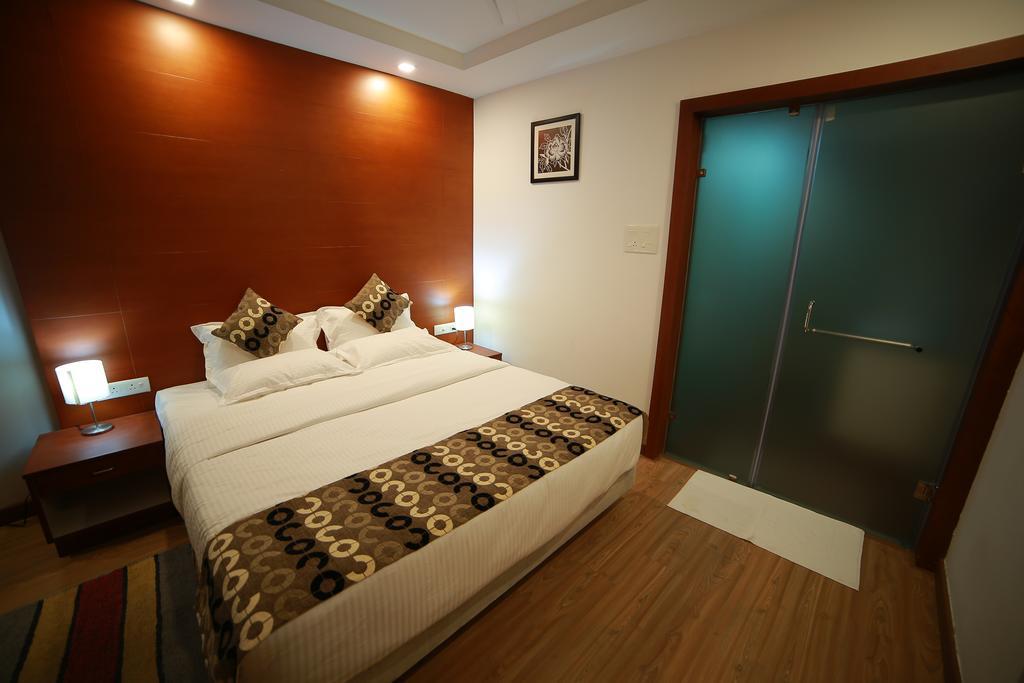Hotel Moonlit Regency Thodupuzha Kültér fotó