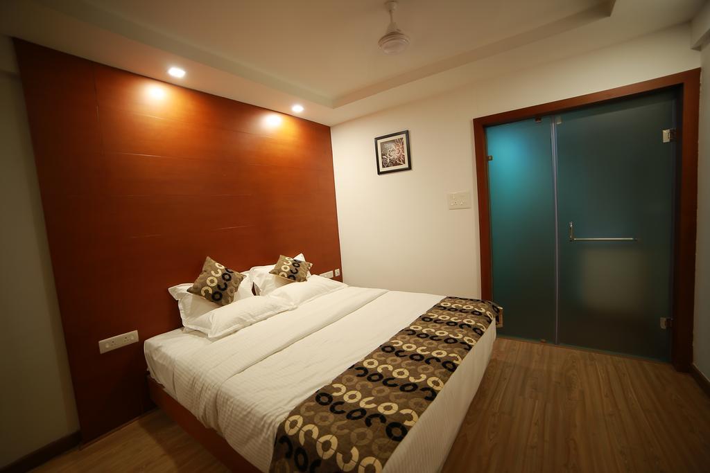 Hotel Moonlit Regency Thodupuzha Kültér fotó