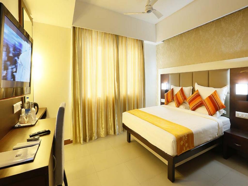 Hotel Moonlit Regency Thodupuzha Kültér fotó